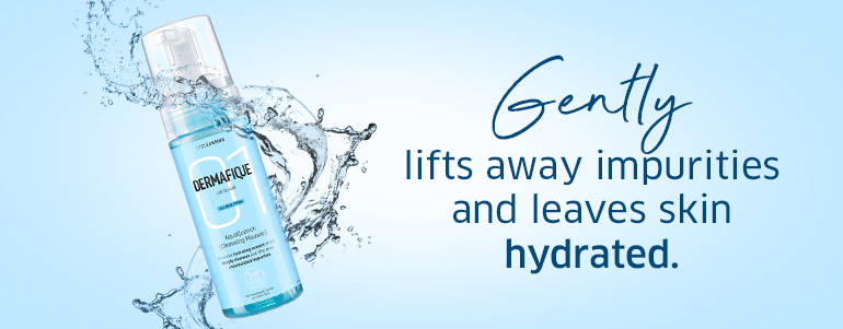 Gently lifts away impurities and leaves skin hydrated